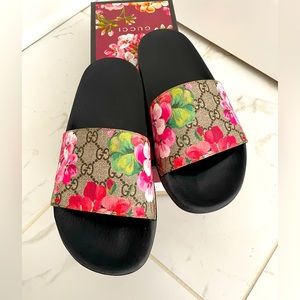 Gucci Pursuit Slide Sandal